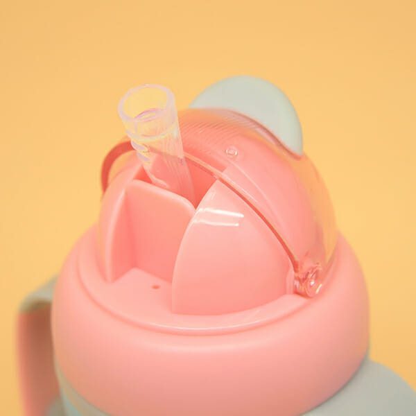 Marcus Marcus Pink 2 Stage Tritan Straw Sippy Cup with a state of the art straw that you can easily sip the liquid inside.